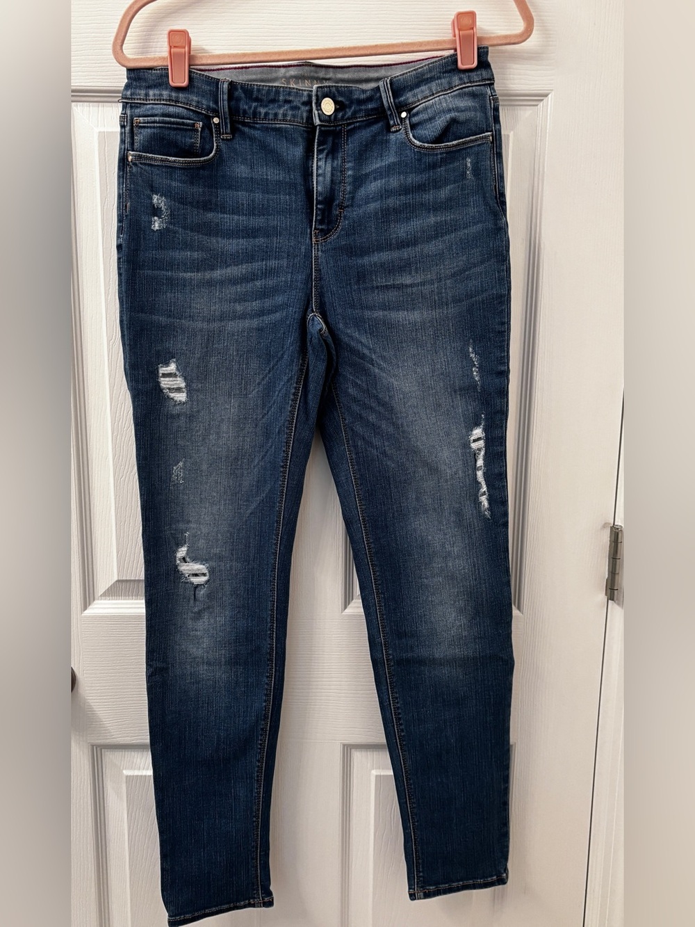 WHITE HOUSE/BLACK MARKET SKINNY JEAN